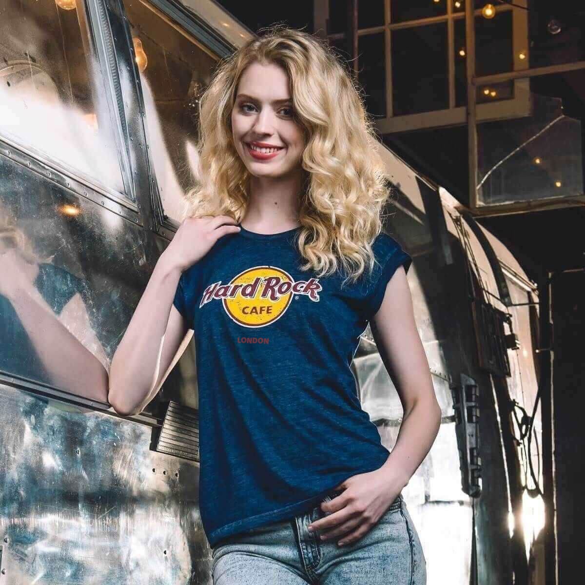 Women's Classic Logo Boyfriend Tee image number 3